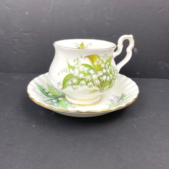 Royal Albert Bone China Tennyson Tea Cup & Cheverell Saucer England - Picture 2 of 11